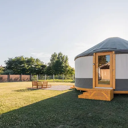 אוהל מפואר Nalunk, Videken - Jurta 24 *