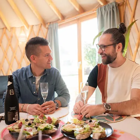 Nalunk, Videken - Jurta 24 Luxusní stan Asvanyraro